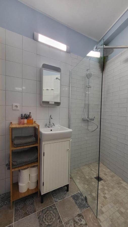 Cristianmar, Cristianos Apartment
